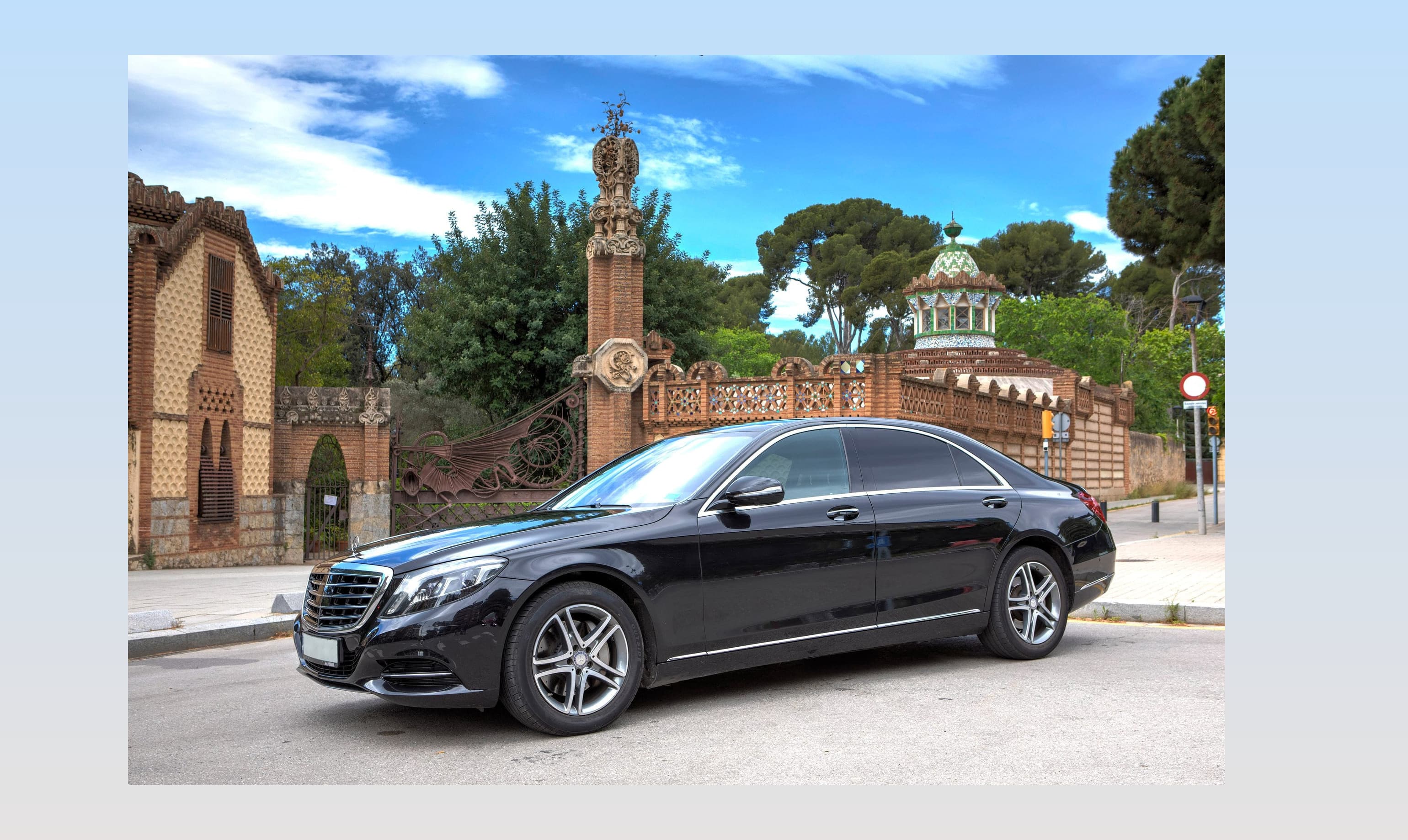 Mercedes-Benz saloon with professional driver