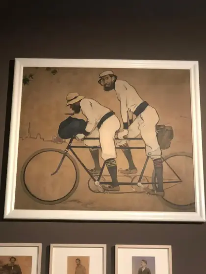 Una cèlebre pintura modernista catalana de dos homes en un tàndem